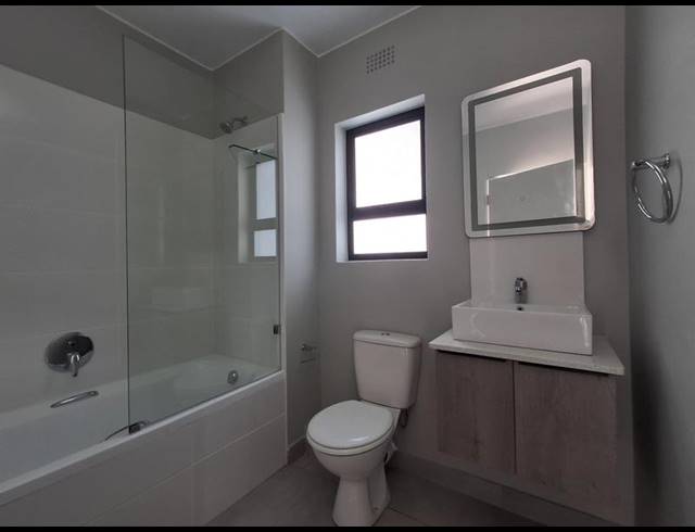 2 BEDROOM PROPERTY TO RENT IN PARKLANDS EAST